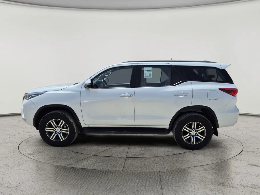 2024 Toyota Fortuner VX 