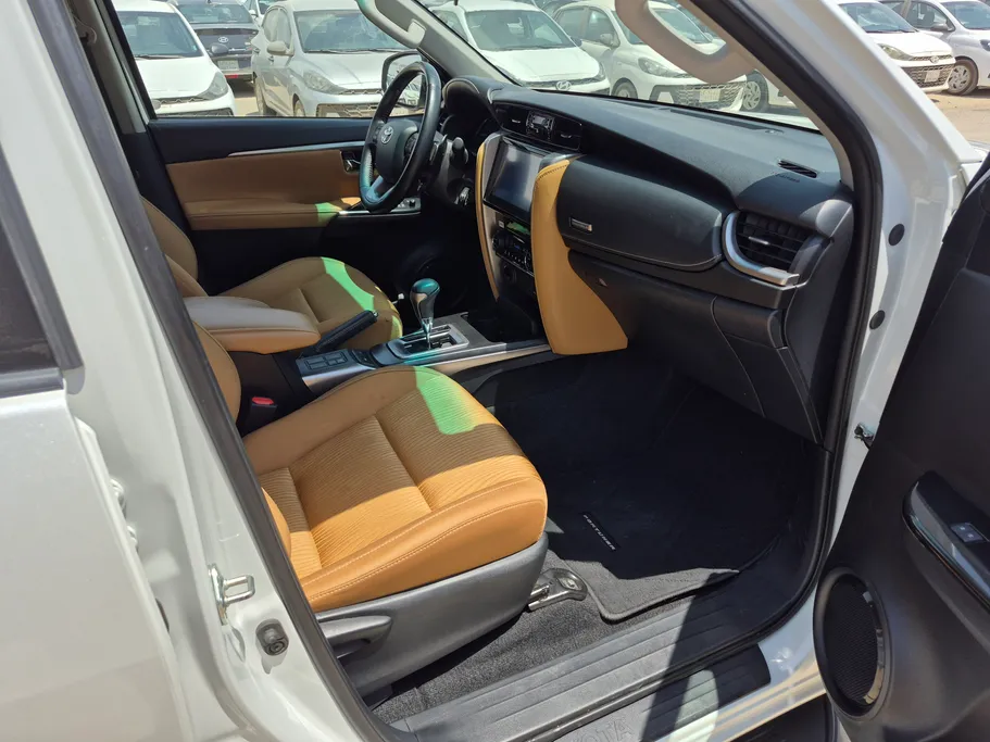 2024 Toyota Fortuner VX 
