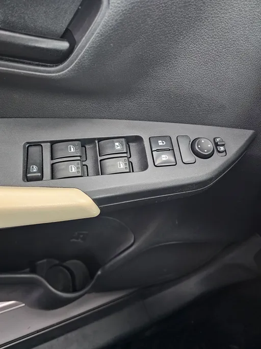 2023 Toyota Yaris  Y 