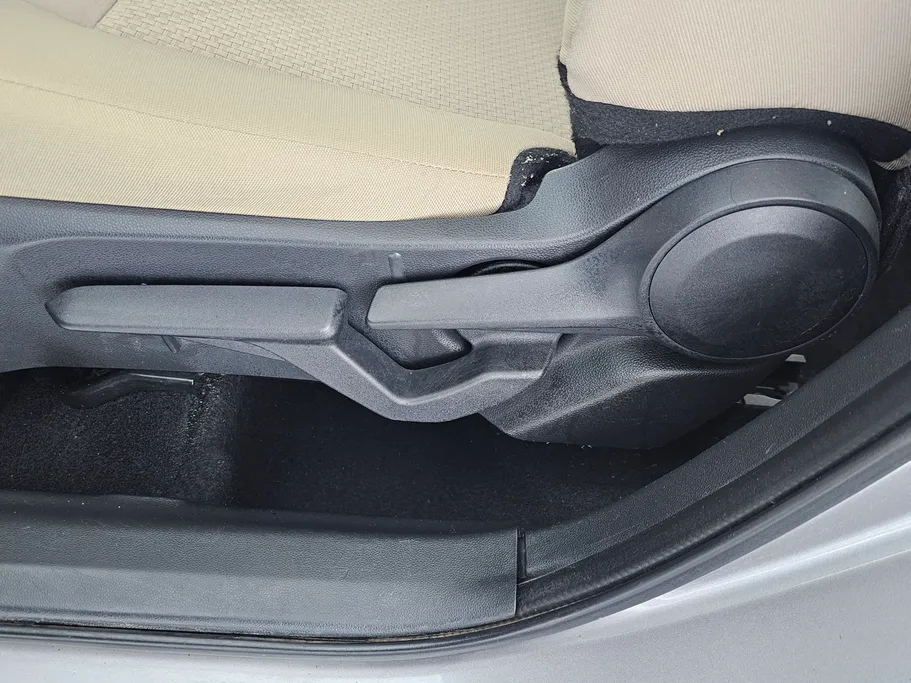 2023 Toyota Yaris  Y 