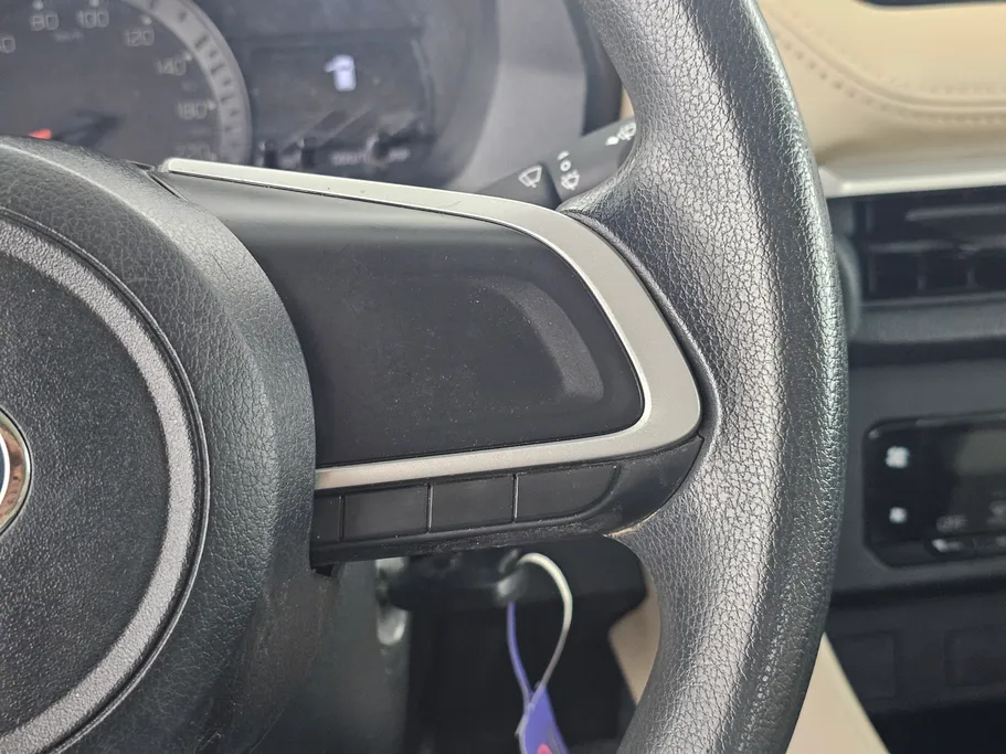 2023 Toyota Yaris  Y 