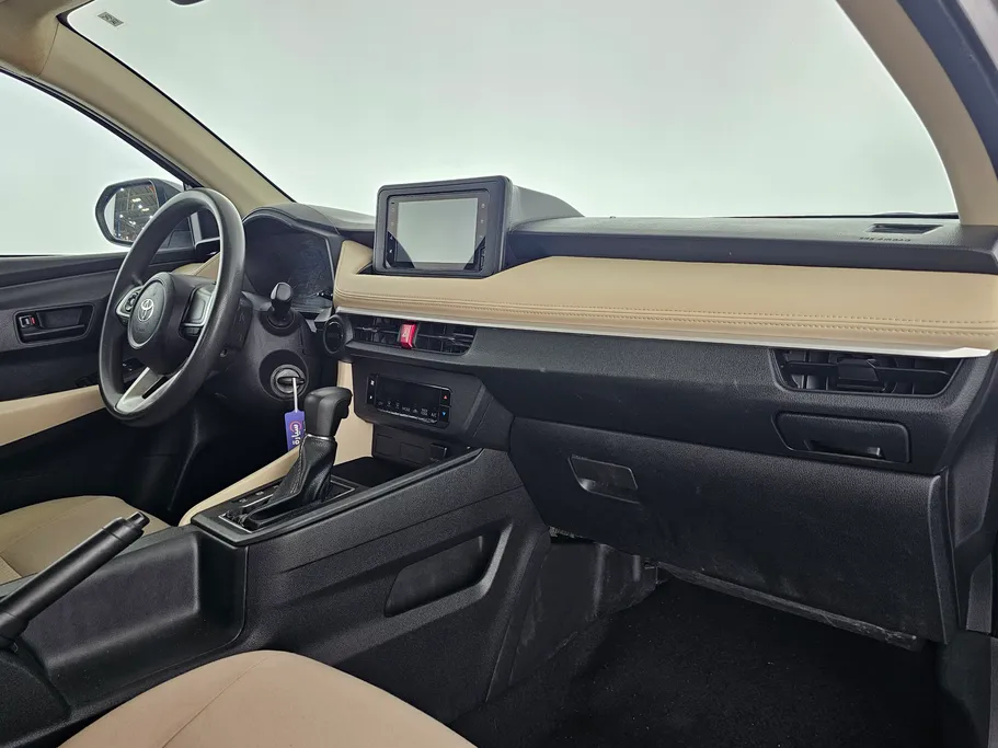 2023 Toyota Yaris  Y 