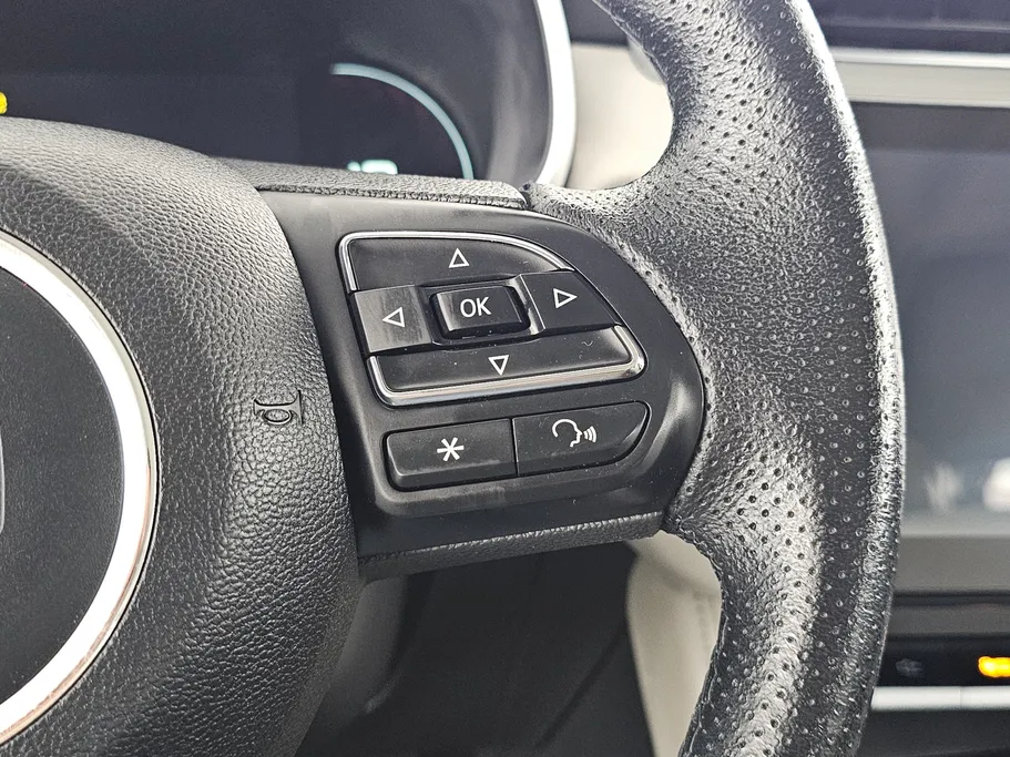 2022 ام جي ZS LUX 