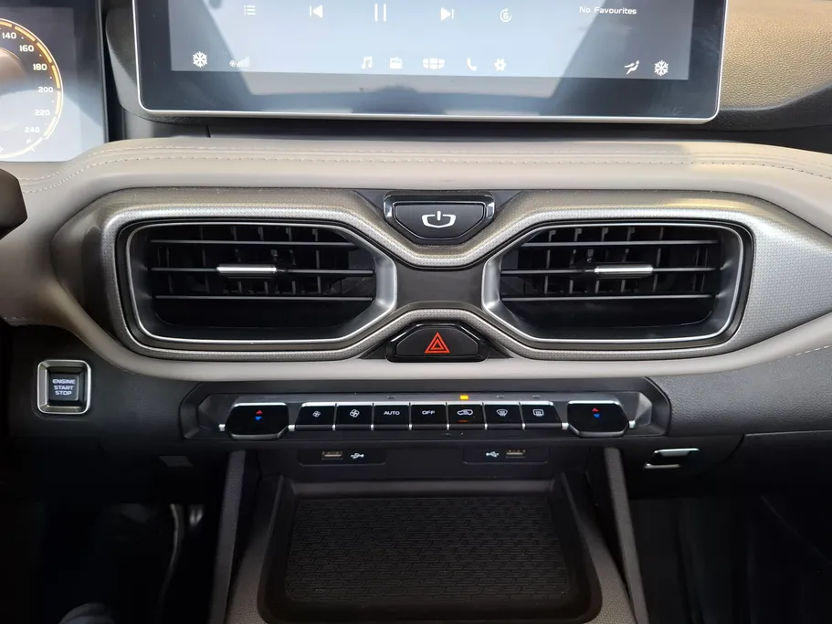 2022 Geely Okavango Full 