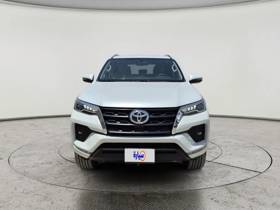 2024 تويوتا Fortuner VX1 