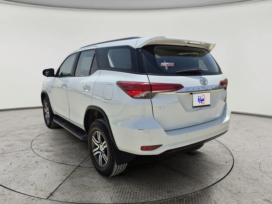 2024 تويوتا Fortuner VX1 