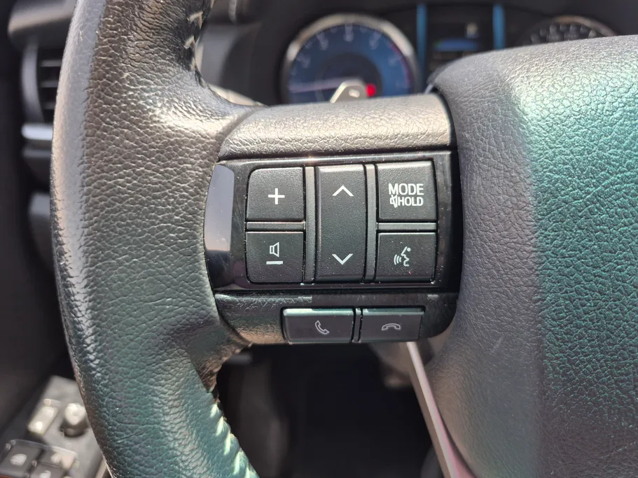 2024 تويوتا Fortuner VX1 