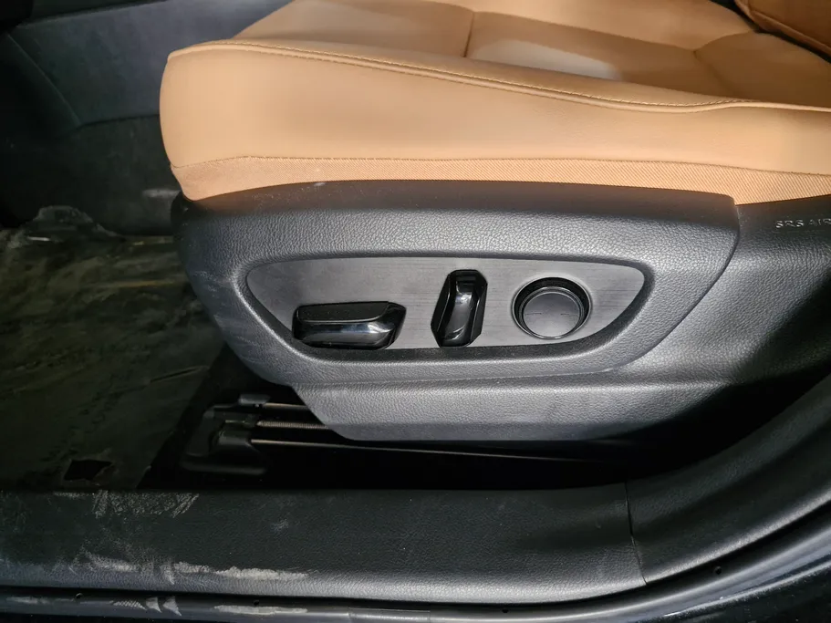 2023 Lexus UX 200 