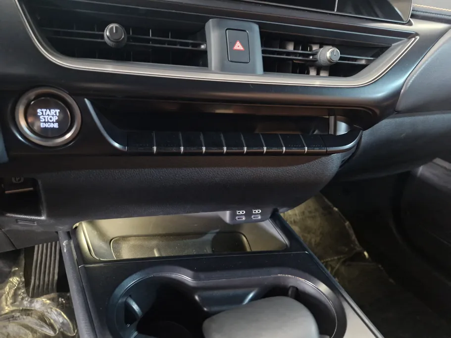 2023 Lexus UX 200 