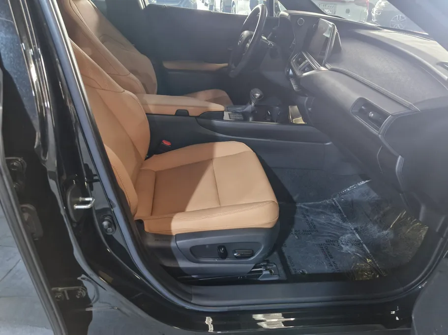 2023 Lexus UX 200 