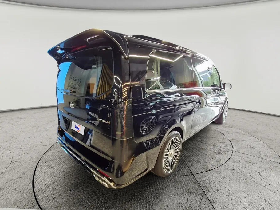 2025 Mercedes V300  