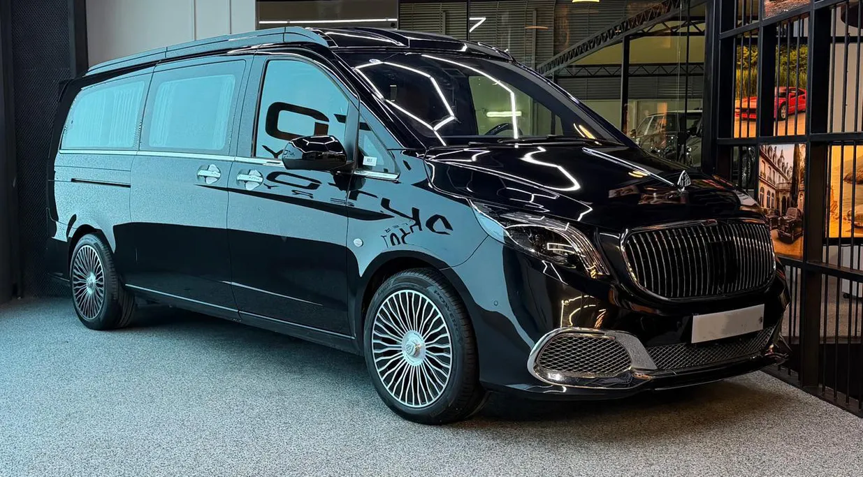 2025 Mercedes V300  