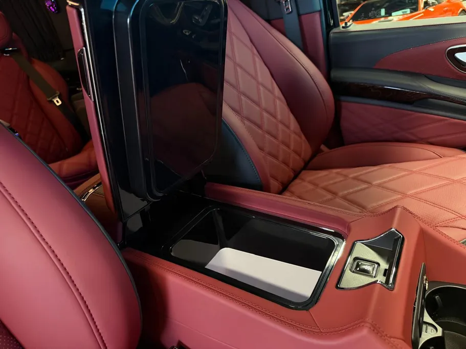 2025 Mercedes V300  