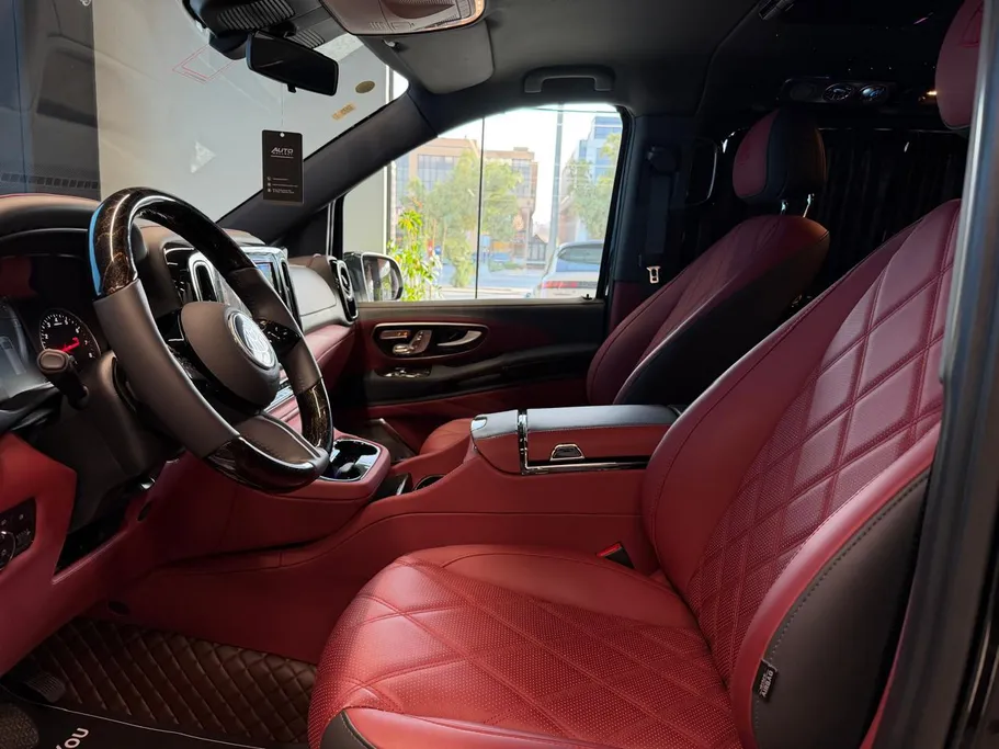 2025 Mercedes V300  