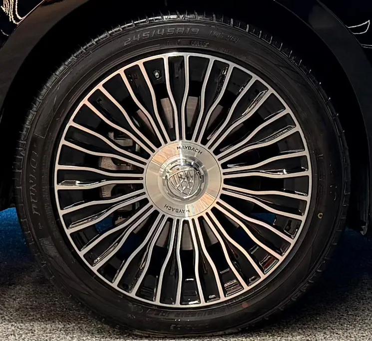 2025 Mercedes V300  