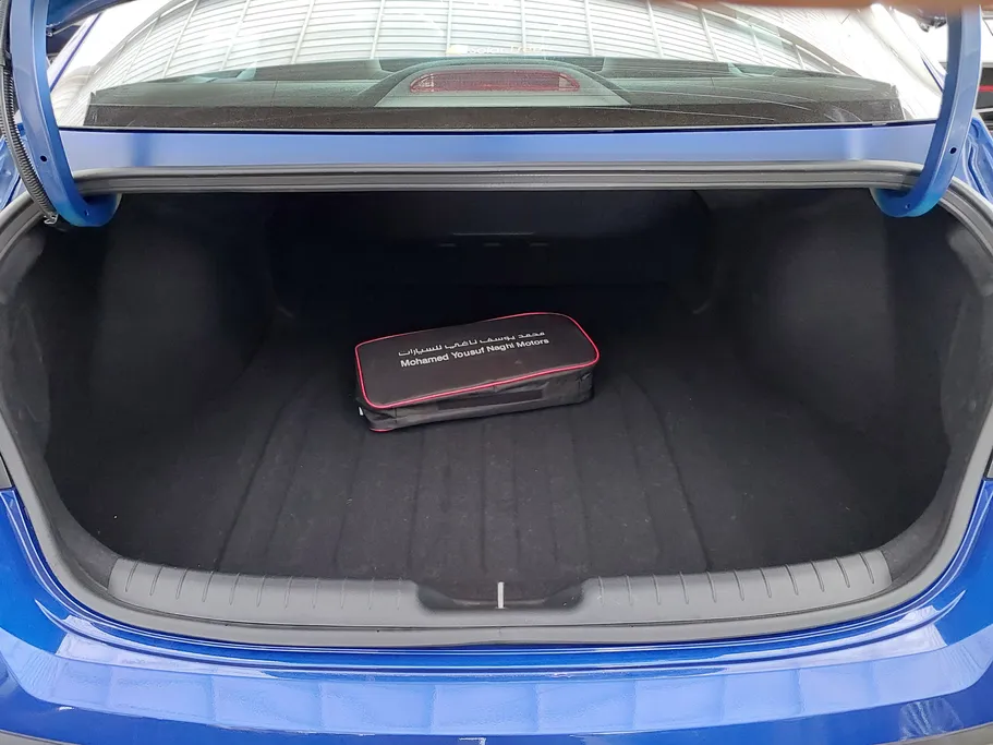 2024 Hyundai Elantra Smart 