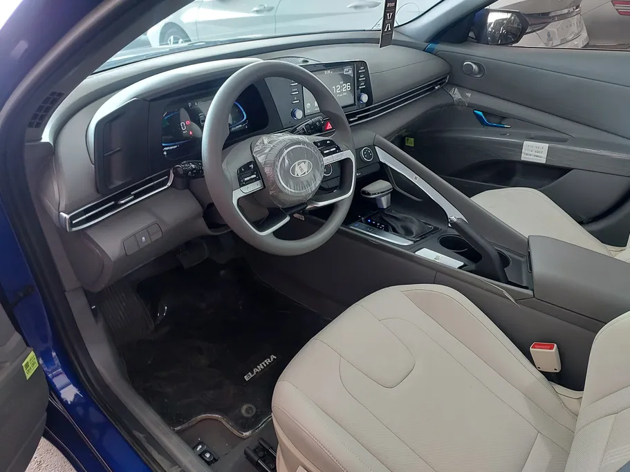 2024 Hyundai Elantra Smart 