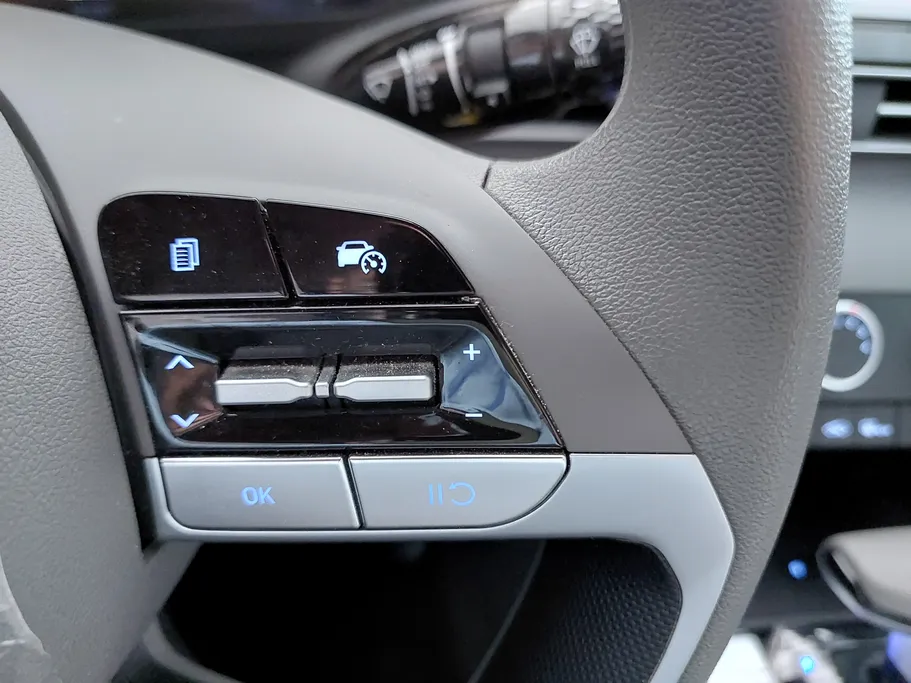 2024 Hyundai Elantra Smart 
