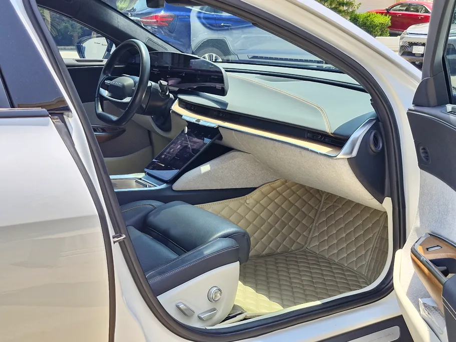 2024 Lucid Air Touring 