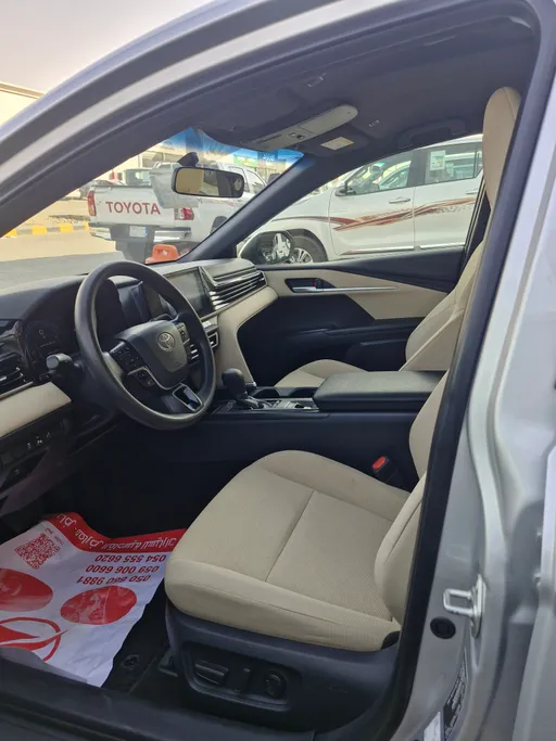 تويوتا كامري E 2025 