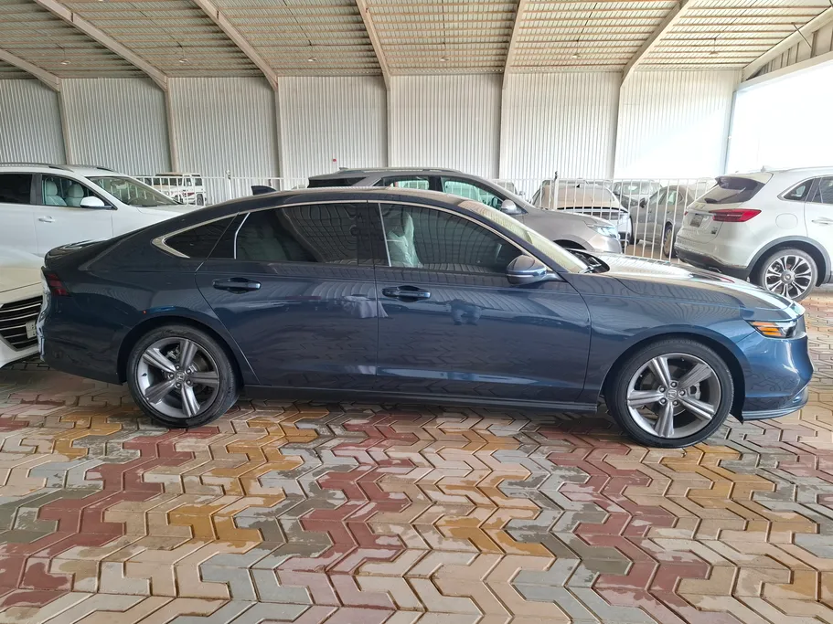 هوندا اكورد LX 2025 