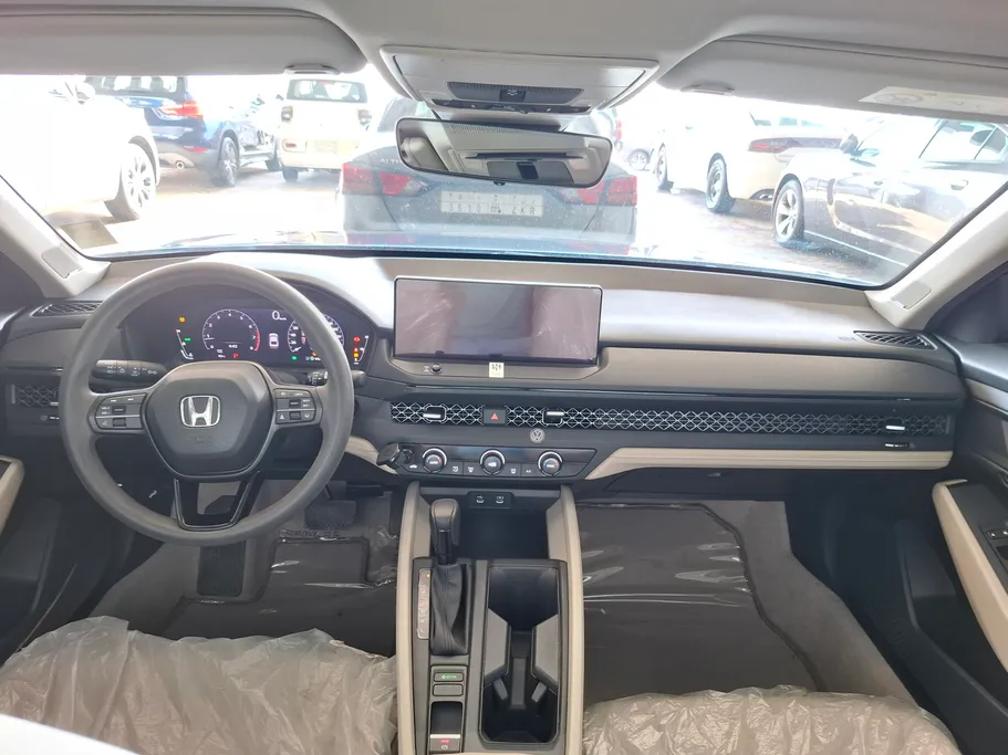هوندا اكورد LX 2025 