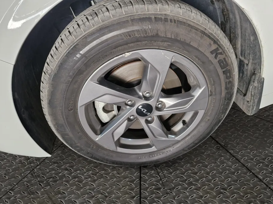 2023 Kia K5 LX 