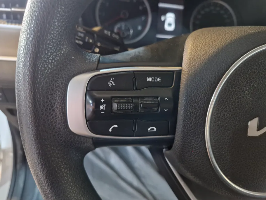 2023 Kia K5 LX 