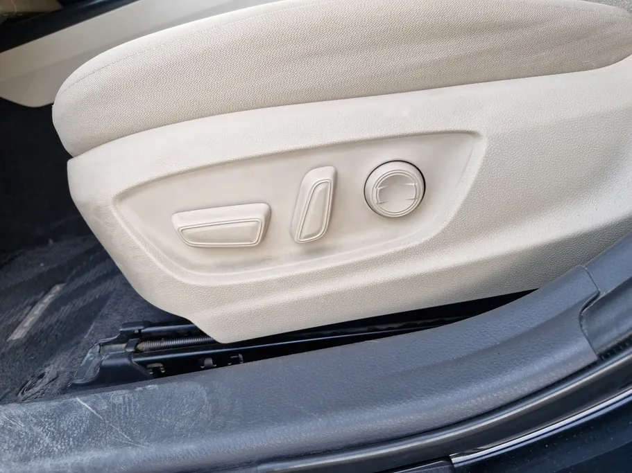 2023 Toyota Camry  GLE 