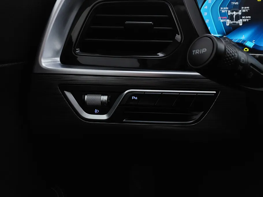 2022 Geely TUGELLA Luxury GL 