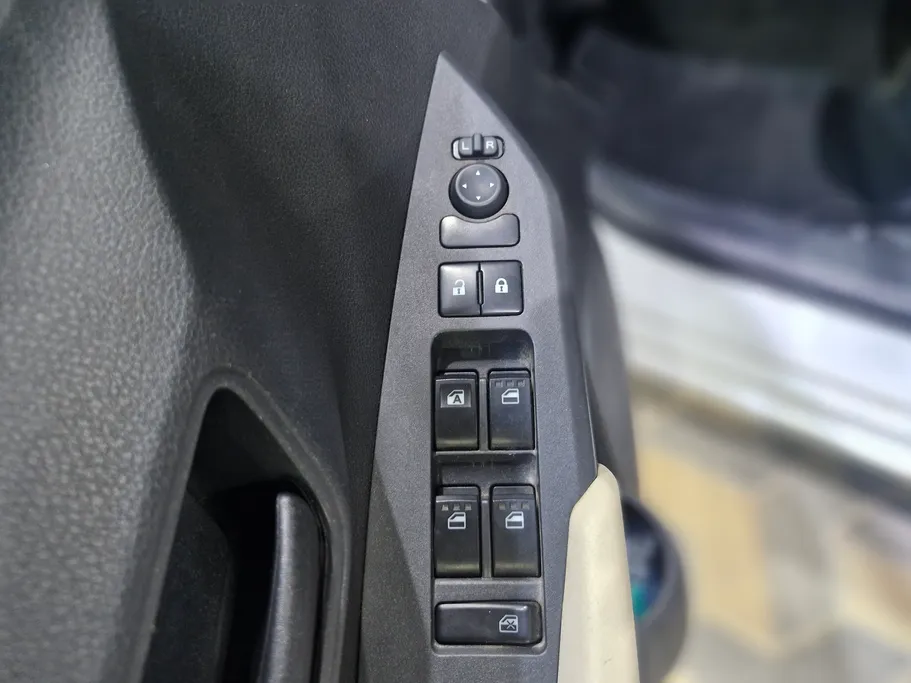 2023 Toyota Yaris  Y 