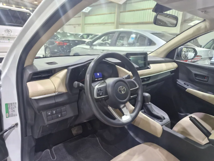2023 Toyota Yaris  Y 
