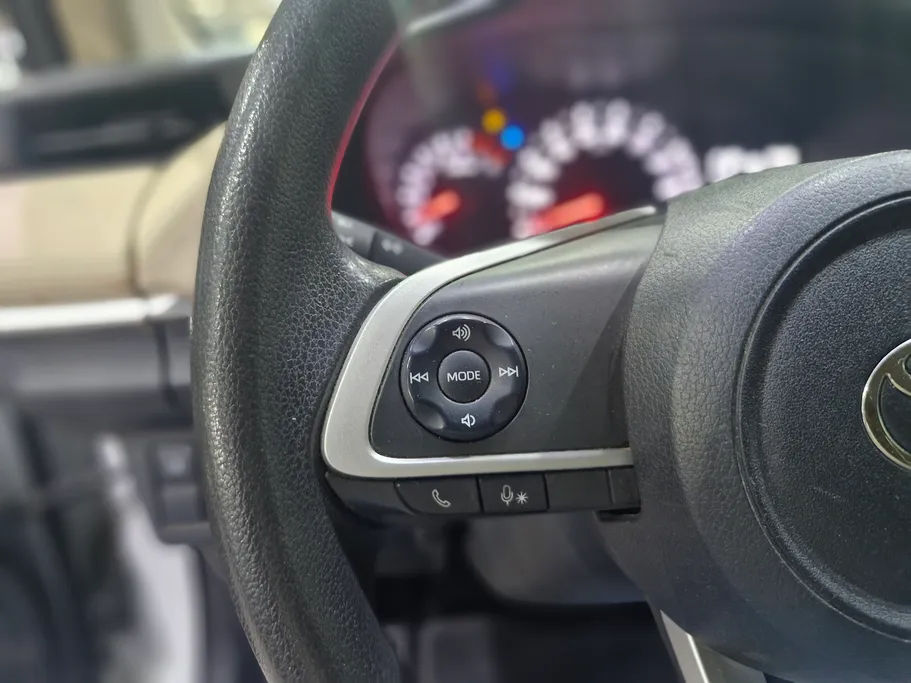 2023 Toyota Yaris  Y 