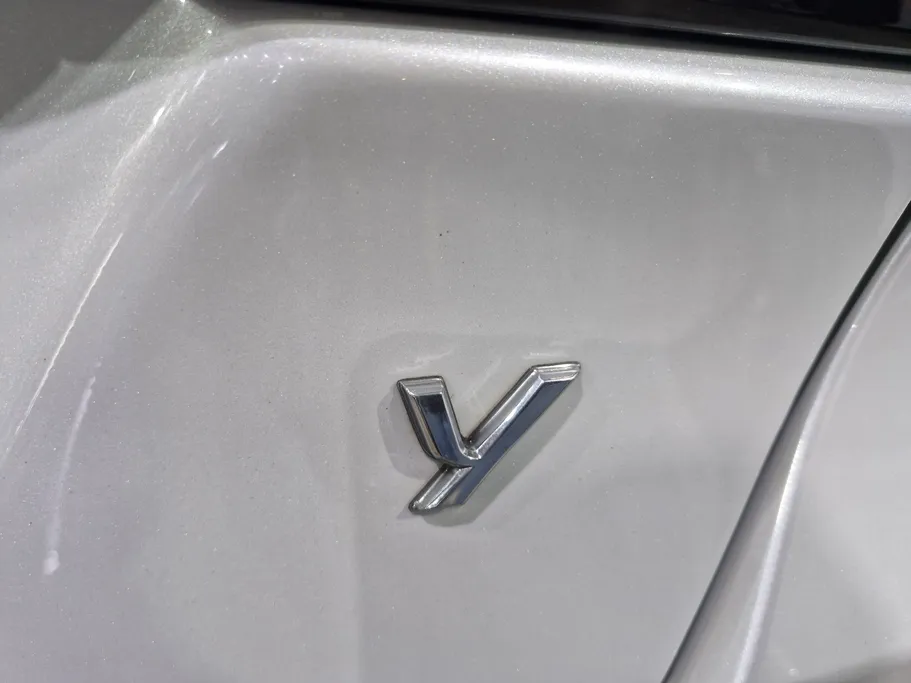 2023 Toyota Yaris  Y 