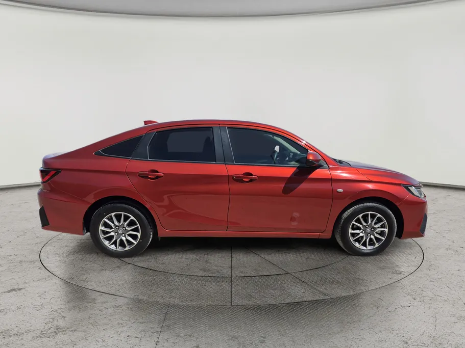 2024 Toyota Yaris  Y 