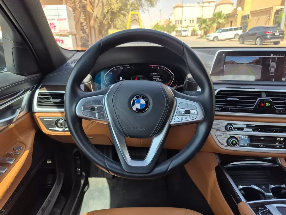 بي ام دبليو الفئة السابعة 730Li 2022 
