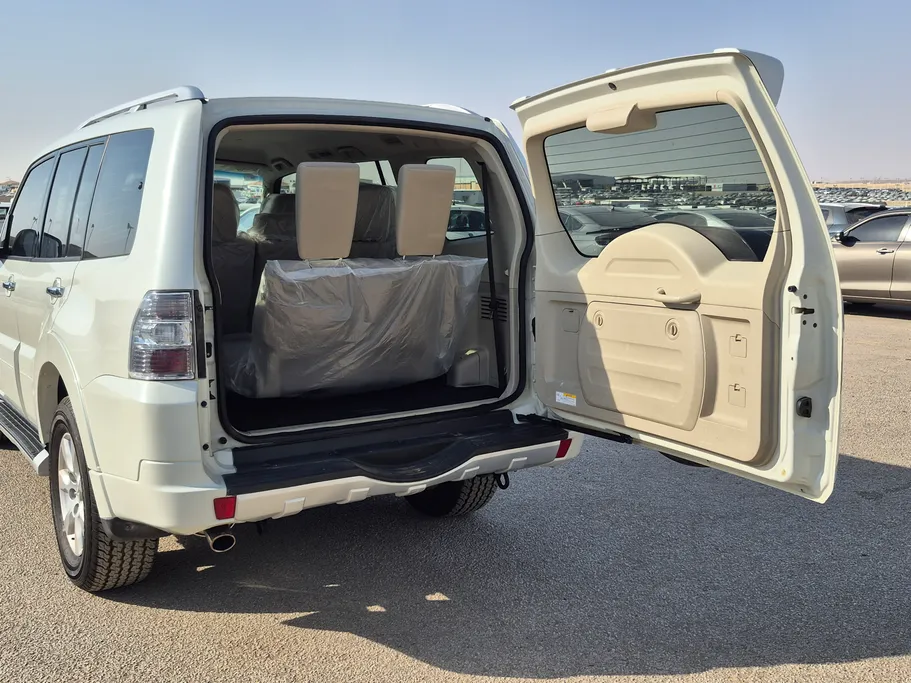 2022 Mitsubishi Pajero GLS 5Doors 
