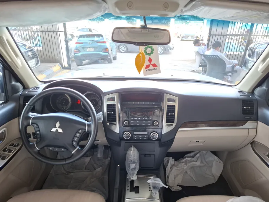 2021 Mitsubishi Pajero GLS 5Doors 