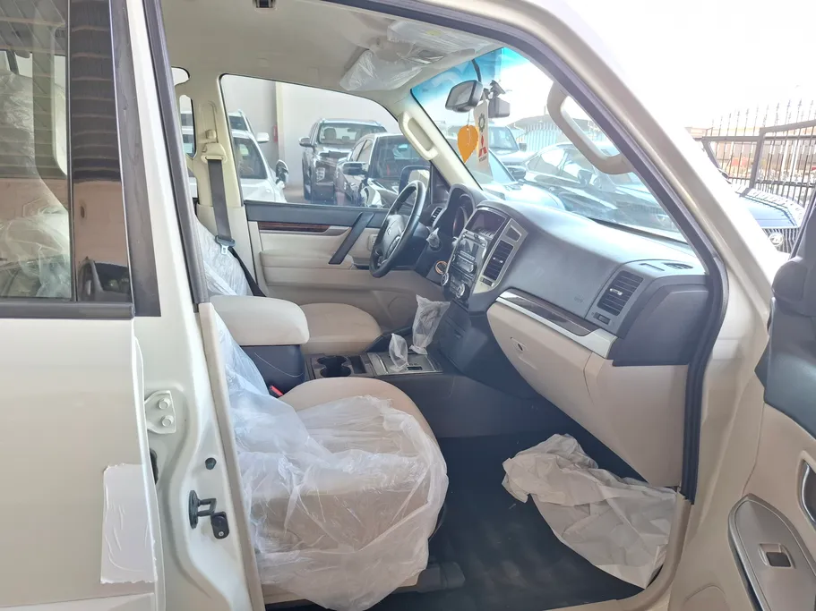 2021 Mitsubishi Pajero GLS 5Doors 