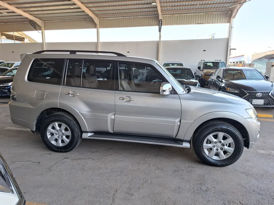 2021 Mitsubishi Pajero GLS 5Doors 