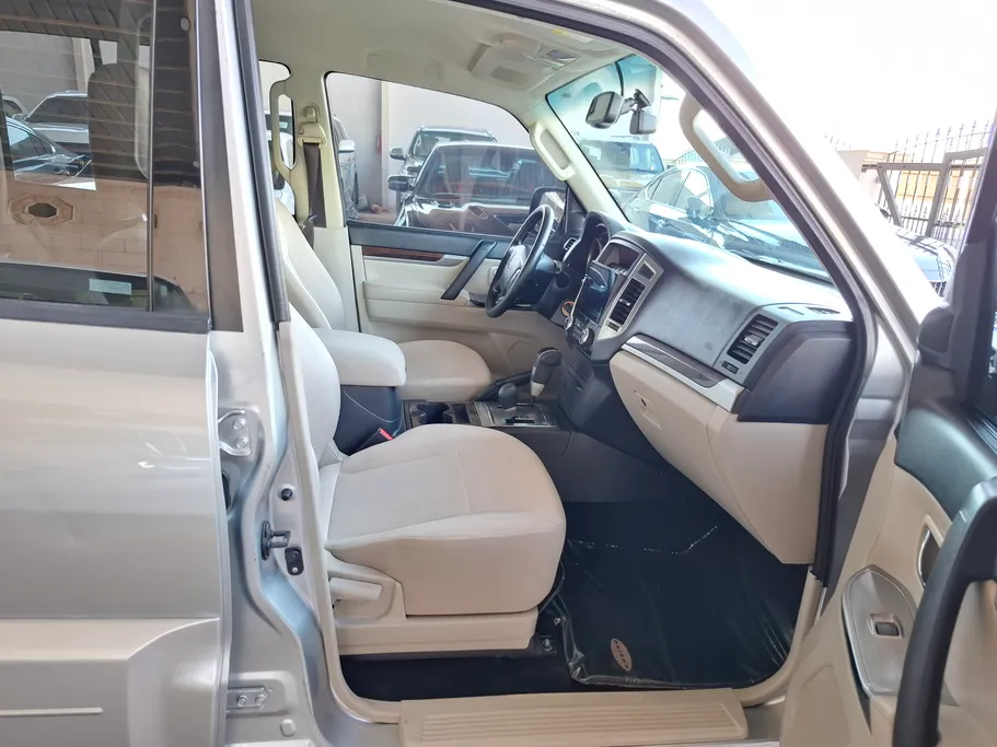 2021 Mitsubishi Pajero GLS 5Doors 