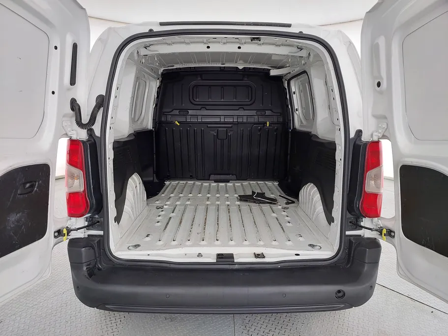 2021 Peugeot Partner Short van 