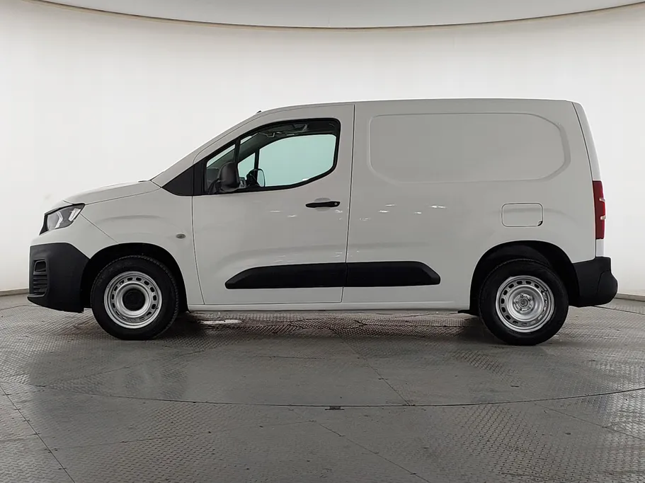 2021 Peugeot Partner Short van 
