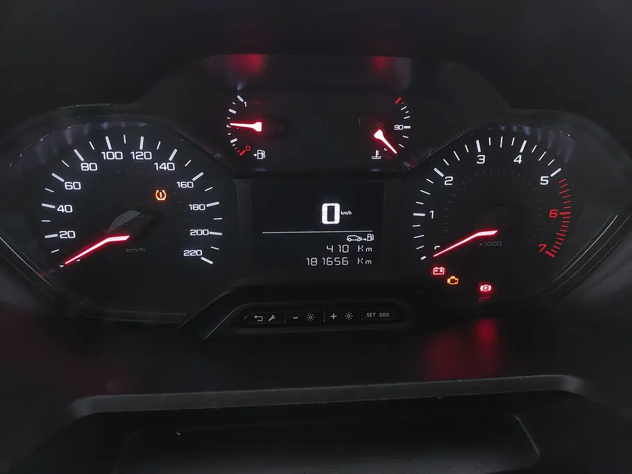 2021 Peugeot Partner Short van 