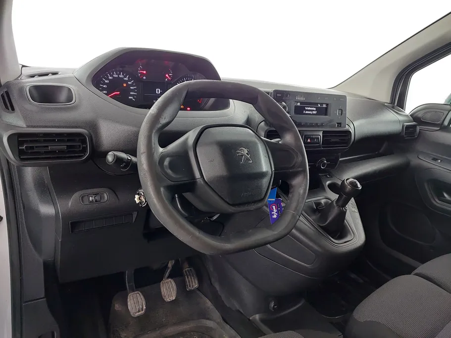 2021 Peugeot Partner Short van 