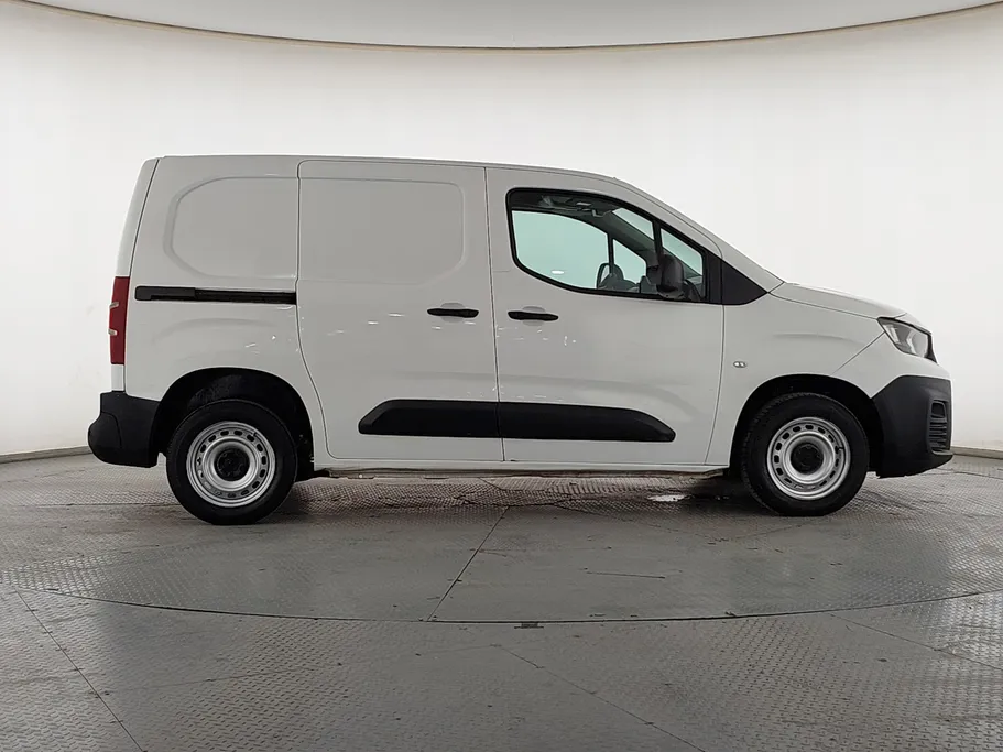 2021 Peugeot Partner Short van 