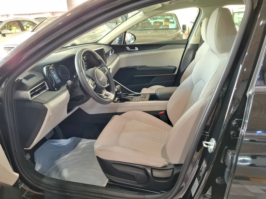 2023 Kia K5 GLS 