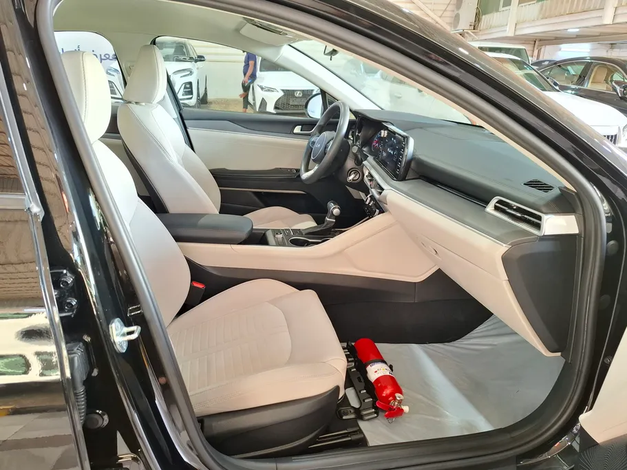 2023 Kia K5 GLS 