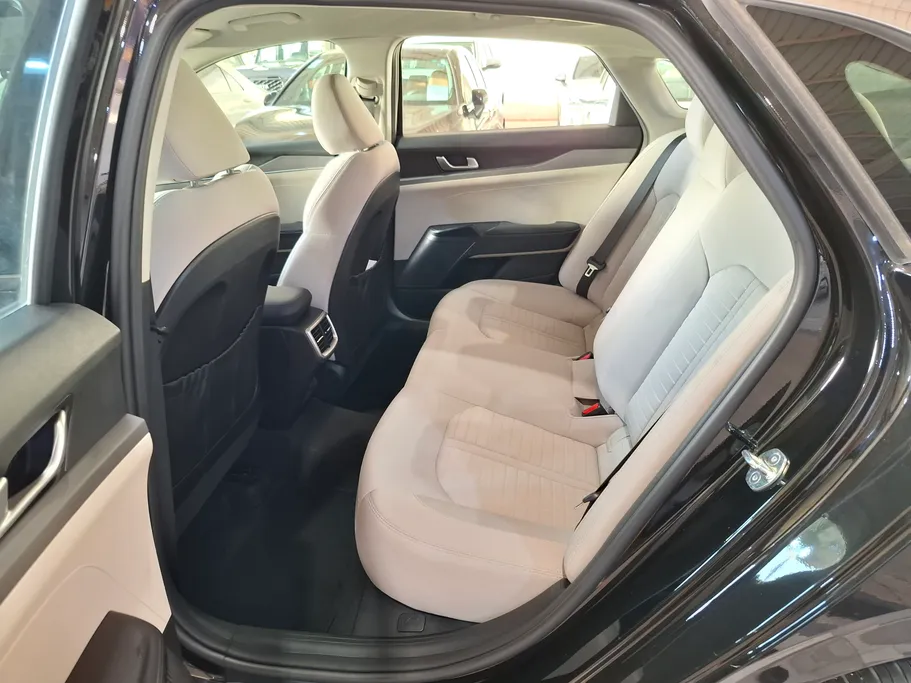 2023 Kia K5 GLS 
