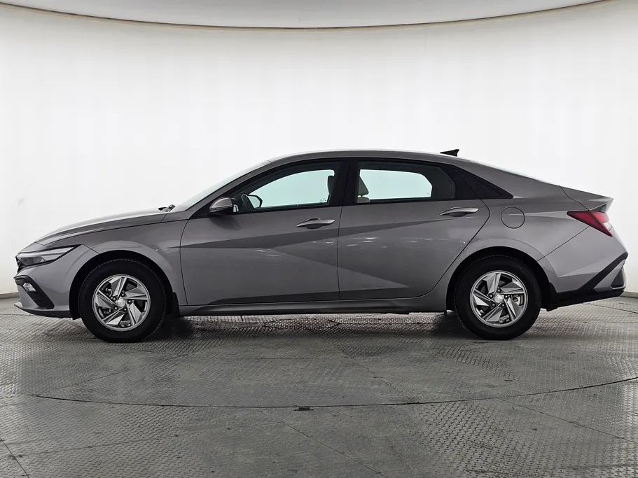 2024 Hyundai Elantra Fleet 